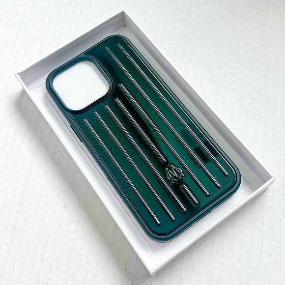 Rimowa Iphone Case Polycarbonate For Iphone 16 Pro Green - Picture 3 of 7